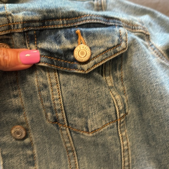 Old Navy Blue Button Up Long Sleeve Trucker Denim Jean Jacket - Picture 6 of 7